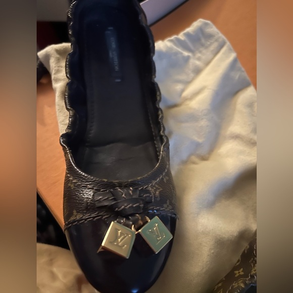 Authentic Louis Vuitton Ballerina/Driver - Picture 2 of 6